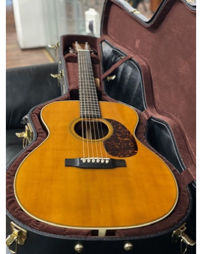 KÄYTETTY: Martin Marquis Collection 000-28EC, Eric Clapton sis. Martin premium laukun