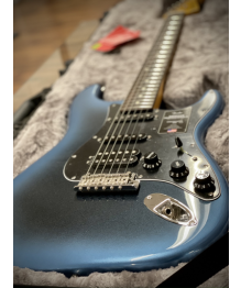 Fender® American Pro II Stratocaster HSS, Rosewood, Dark Night + Deluxe case